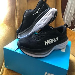 HOKA ONEONE BONDI 8 Women's Sneakers, NWT, US size 7.5B EU size 39 1/3